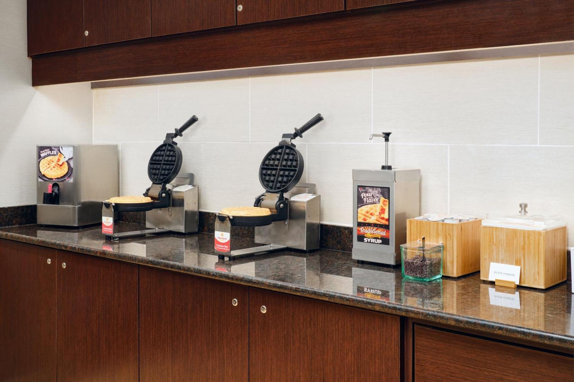 אסטרו Residence Inn By Marriott Fort Myers At I-75 And Gulf Coast Town Center מראה חיצוני תמונה
