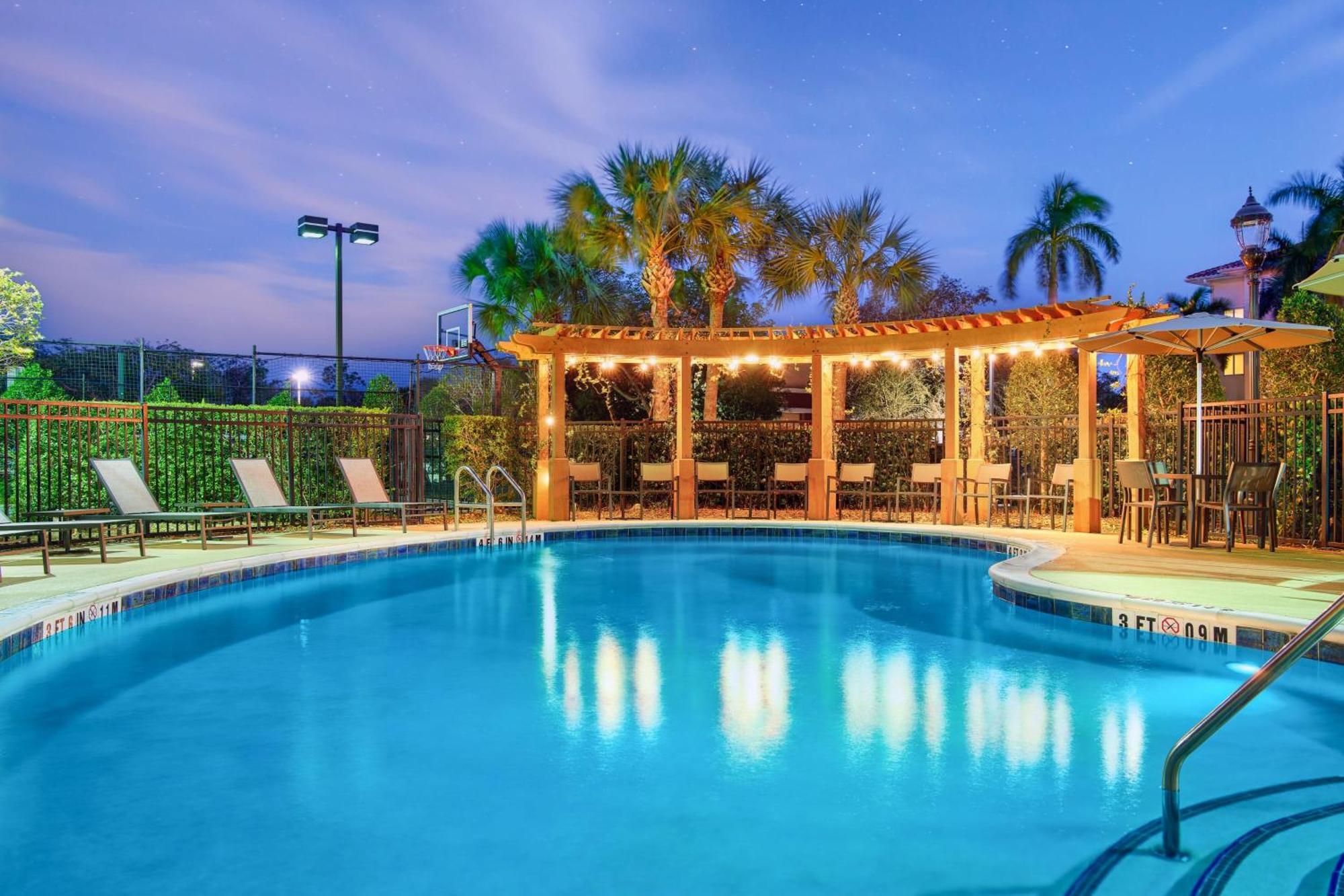 אסטרו Residence Inn By Marriott Fort Myers At I-75 And Gulf Coast Town Center מראה חיצוני תמונה